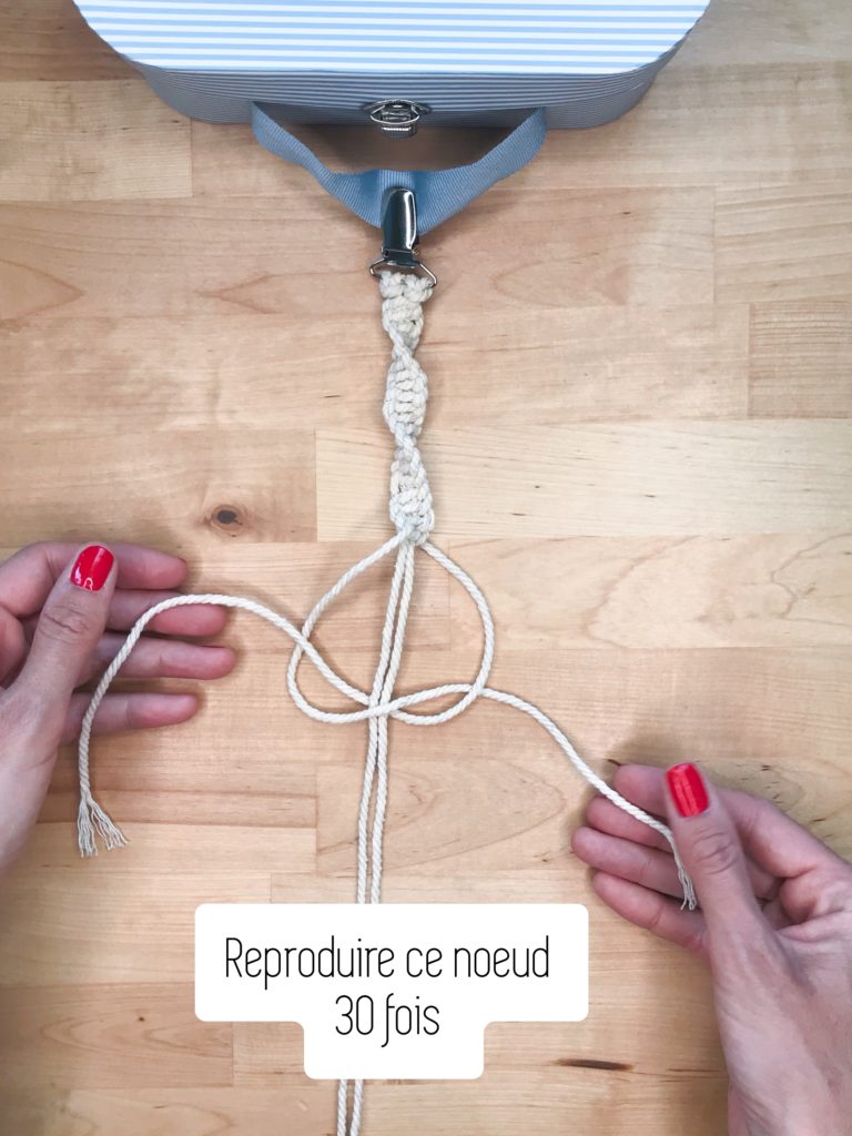 Reproduire ce noeud à l'identique 30 fois.